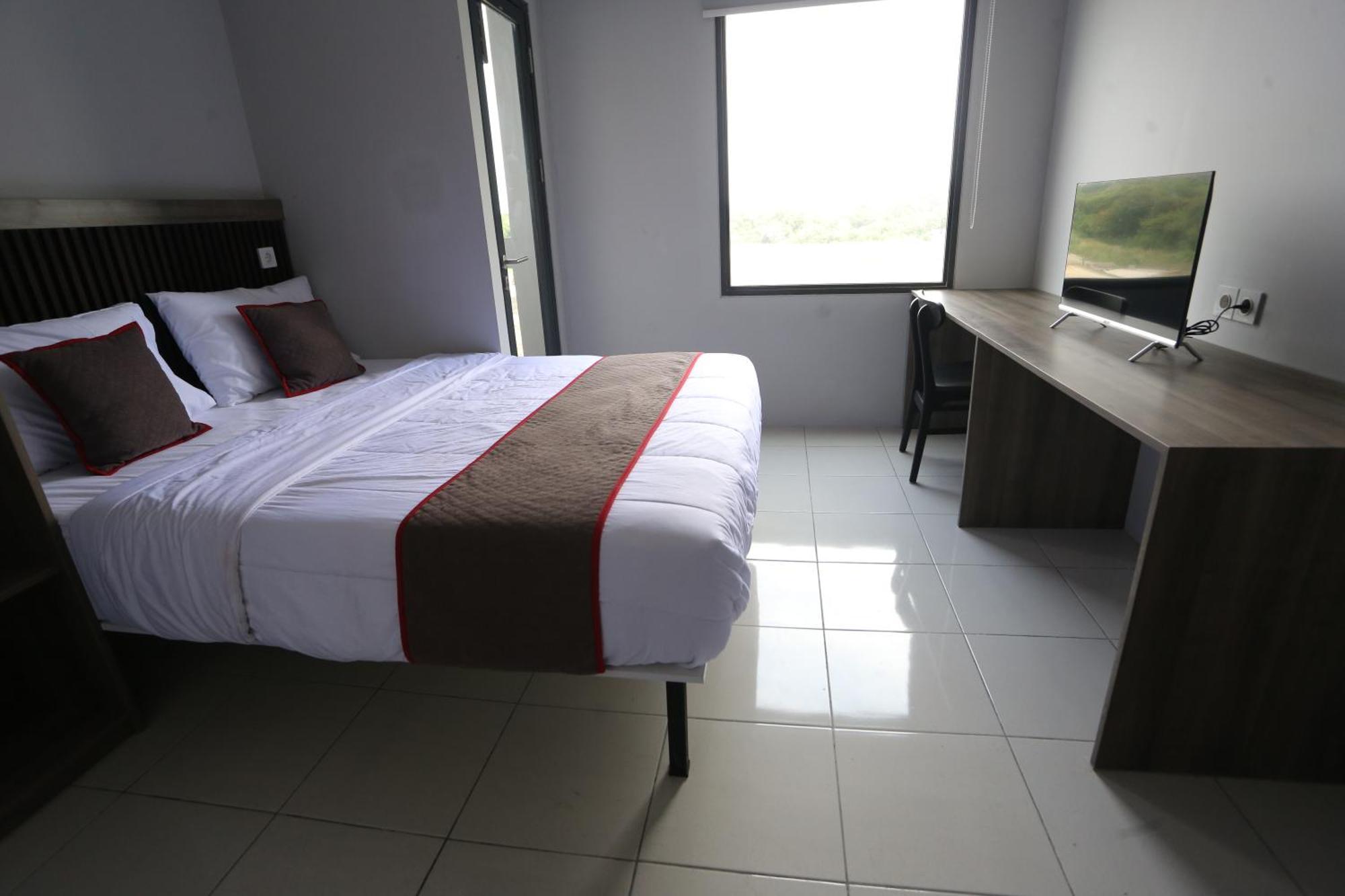Dancenter Cikarang Near Ridhoka Salma Hospital 3*