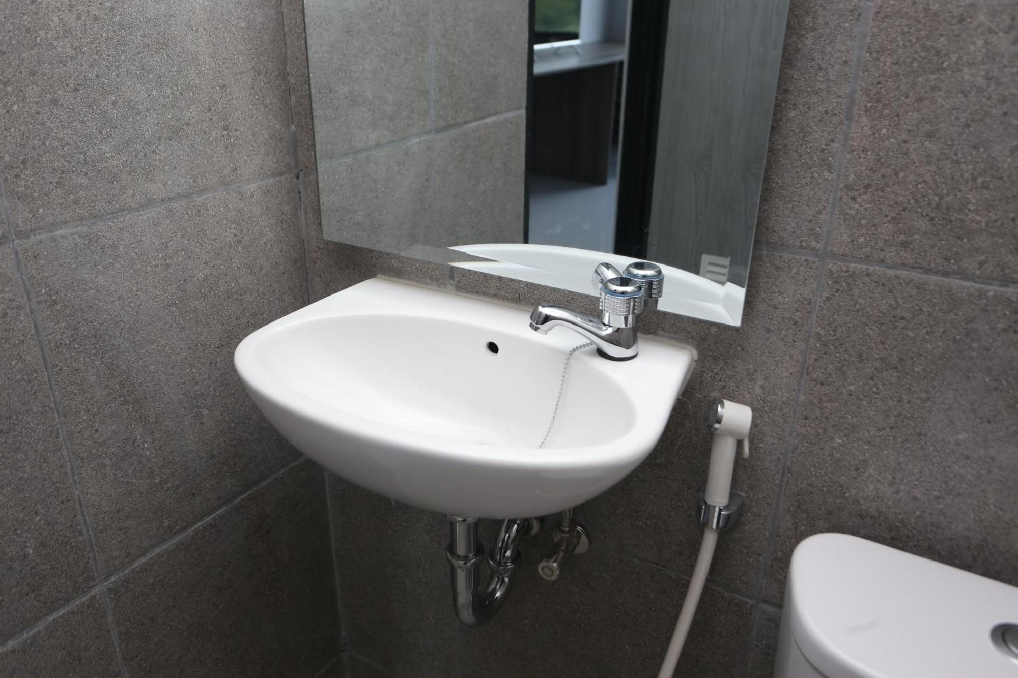 Hotel Dancenter Cikarang Near Ridhoka Salma Hospital 3*