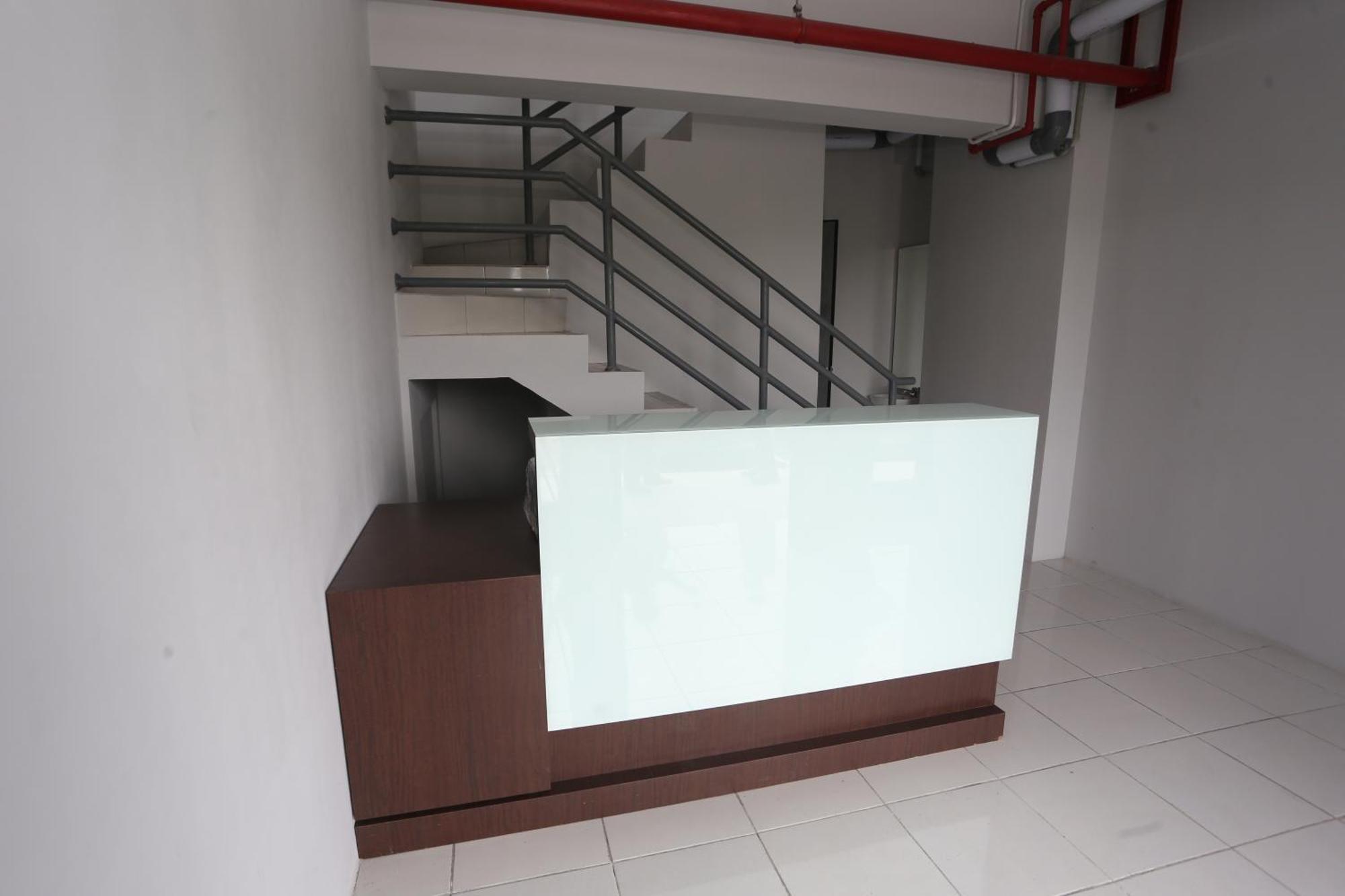 Dancenter Cikarang Near Ridhoka Salma Hospital 3*